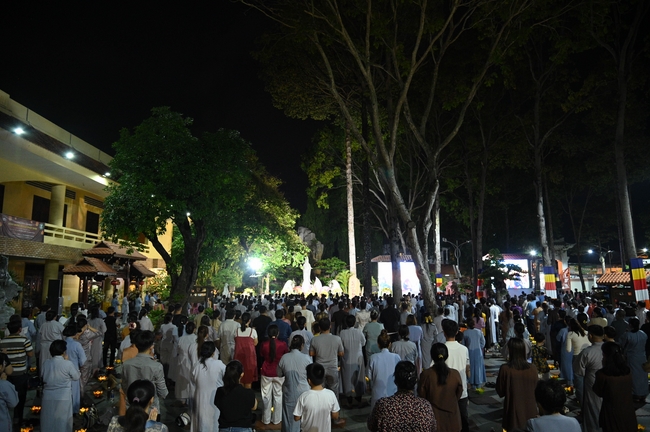 Nhóm Hiểu Và Thương: Lễ tắm Phật nhân mùa Phật đản 2025