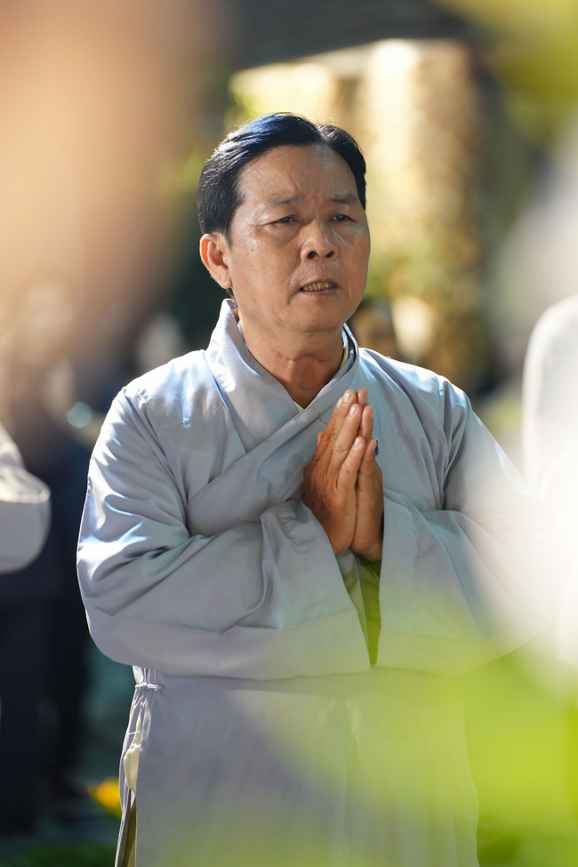 Nhóm Hiểu Và Thương: Lễ tắm Phật nhân mùa Phật đản 2025