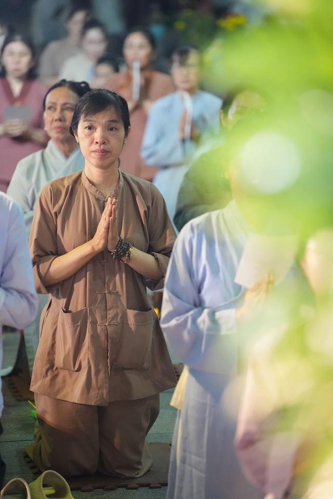 Nhóm Hiểu Và Thương: Lễ tắm Phật nhân mùa Phật đản 2025