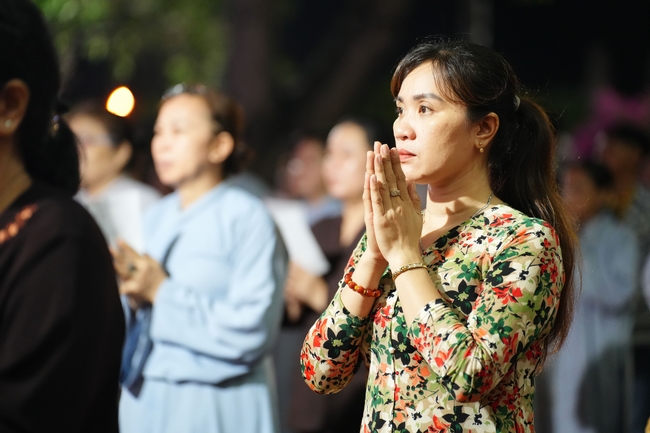 Nhóm Hiểu Và Thương: Lễ tắm Phật nhân mùa Phật đản 2025