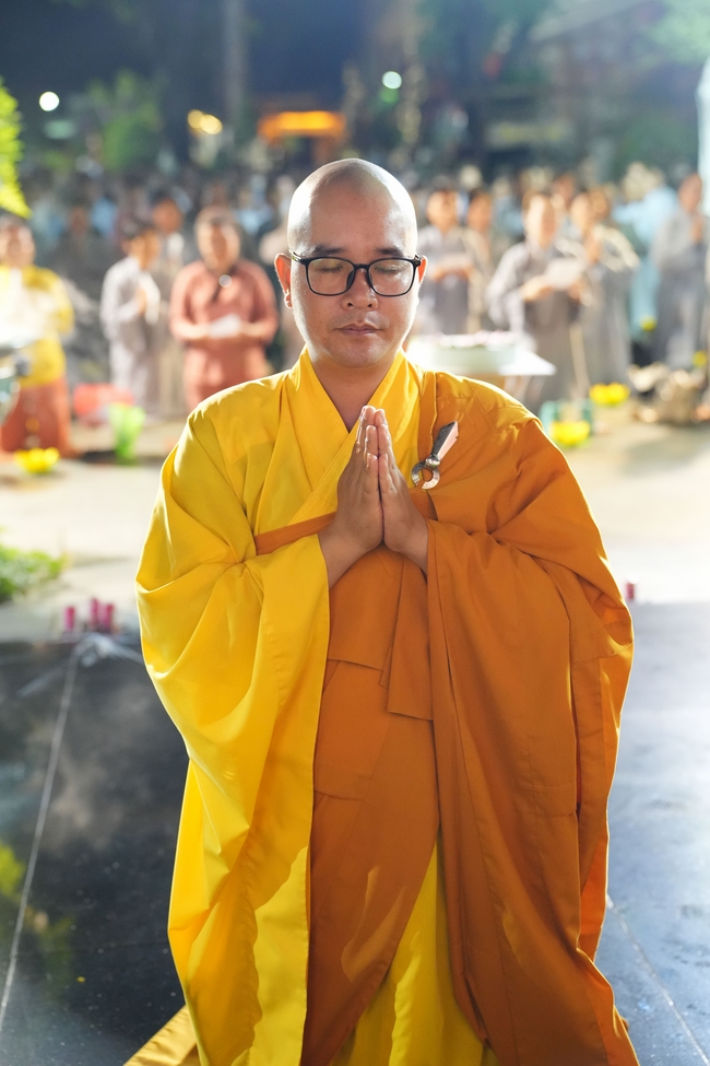 Nhóm Hiểu Và Thương: Lễ tắm Phật nhân mùa Phật đản 2025