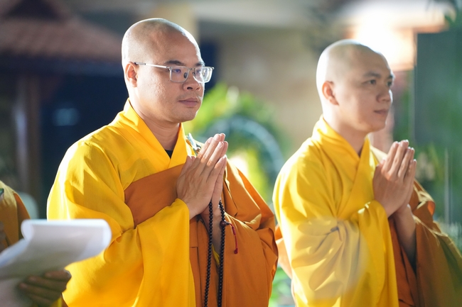 Nhóm Hiểu Và Thương: Lễ tắm Phật nhân mùa Phật đản 2025