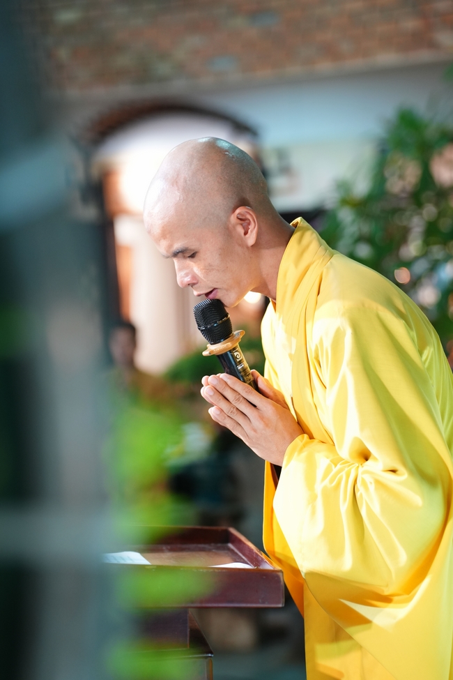 Nhóm Hiểu Và Thương: Lễ tắm Phật nhân mùa Phật đản 2025