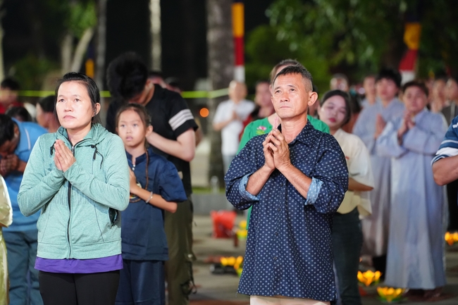 Nhóm Hiểu Và Thương: Lễ tắm Phật nhân mùa Phật đản 2025