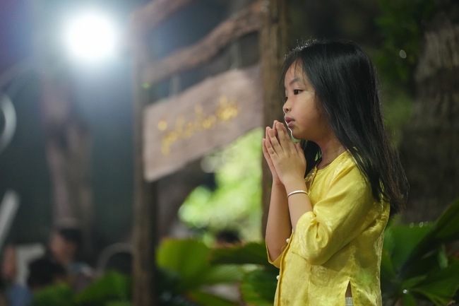 Nhóm Hiểu Và Thương: Lễ tắm Phật nhân mùa Phật đản 2025