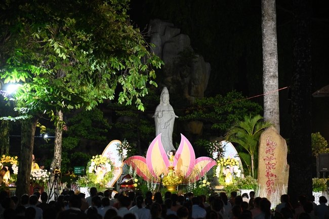 Nhóm Hiểu Và Thương: Lễ tắm Phật nhân mùa Phật đản 2025