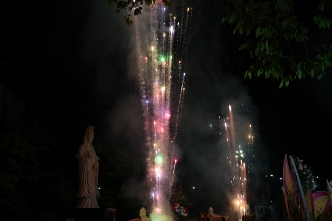 Nhóm Hiểu Và Thương: Lễ tắm Phật nhân mùa Phật đản 2025