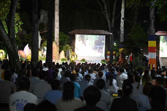 Nhóm Hiểu Và Thương: Lễ tắm Phật nhân mùa Phật đản 2025