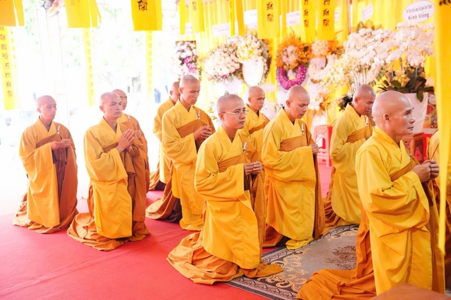 Lễ viếng tang lễ cố Ni trưởng Thích Nữ Diệu Nghĩa