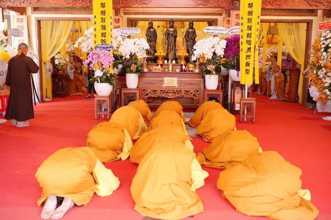 Lễ viếng tang lễ cố Ni trưởng Thích Nữ Diệu Nghĩa