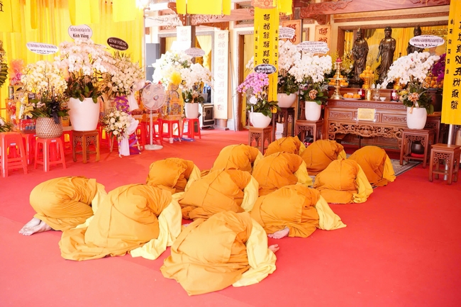 Lễ viếng tang lễ cố Ni trưởng Thích Nữ Diệu Nghĩa