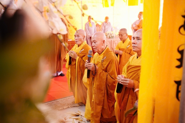 Lễ viếng tang lễ cố Ni trưởng Thích Nữ Diệu Nghĩa