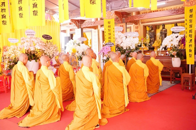 Lễ viếng tang lễ cố Ni trưởng Thích Nữ Diệu Nghĩa