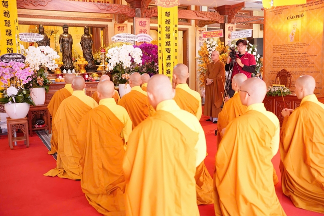 Lễ viếng tang lễ cố Ni trưởng Thích Nữ Diệu Nghĩa