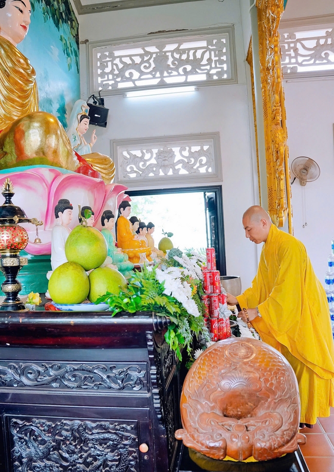 Buddha's Birthday Ceremony of Buddha Calendar 2569 - Solar calendar 2025 at Bao Quang Pagoda