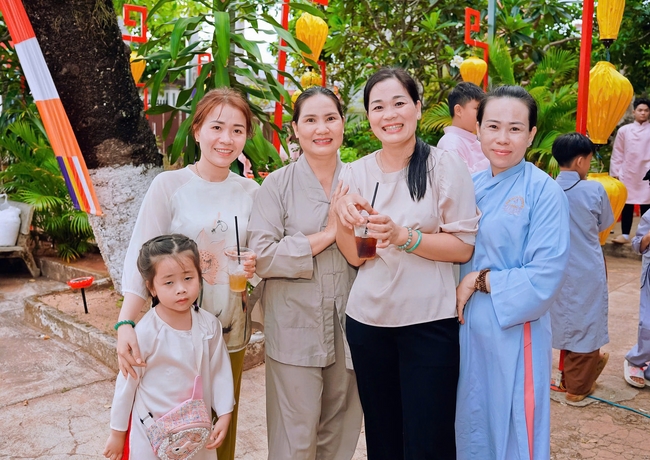 Buddha's Birthday Ceremony of Buddha Calendar 2569 - Solar calendar 2025 at Bao Quang Pagoda