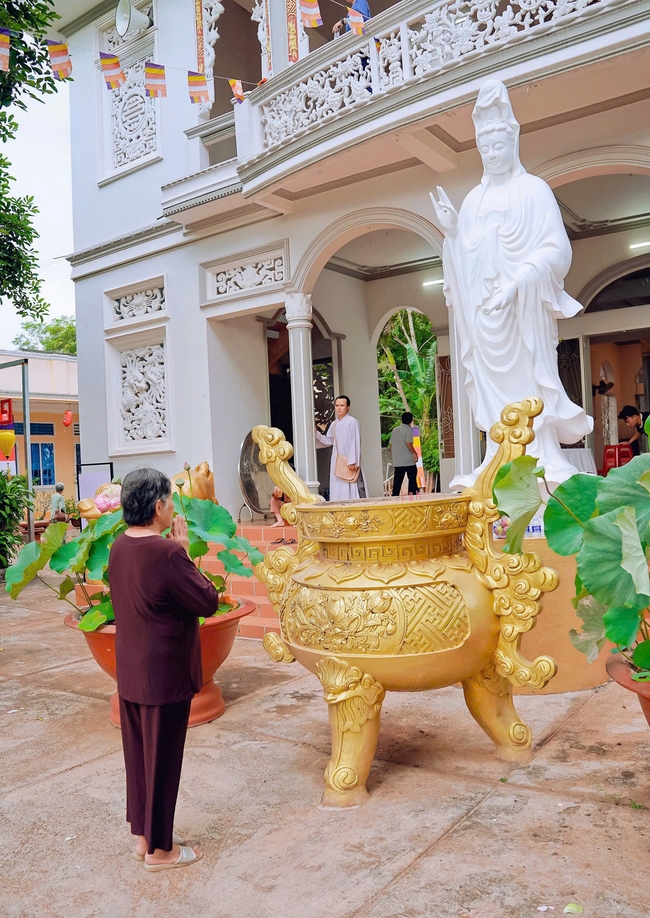 Buddha's Birthday Ceremony of Buddha Calendar 2569 - Solar calendar 2025 at Bao Quang Pagoda