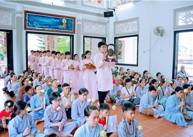 Buddha's Birthday Ceremony of Buddha Calendar 2569 - Solar calendar 2025 at Bao Quang Pagoda