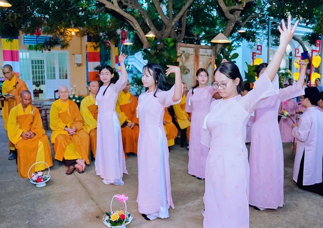 Buddha's Birthday Ceremony of Buddha Calendar 2569 - Solar calendar 2025 at Bao Quang Pagoda