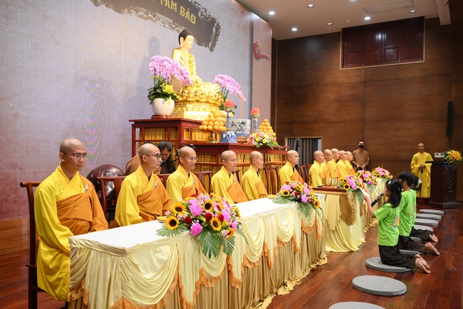 Khai khóa Khoá tu thiếu nhi– Xuất gia gieo duyên, chủ đề “Đóa hoa tâm”