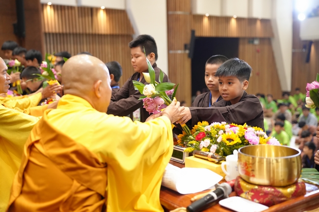 Khai khóa Khoá tu thiếu nhi– Xuất gia gieo duyên, chủ đề “Đóa hoa tâm”