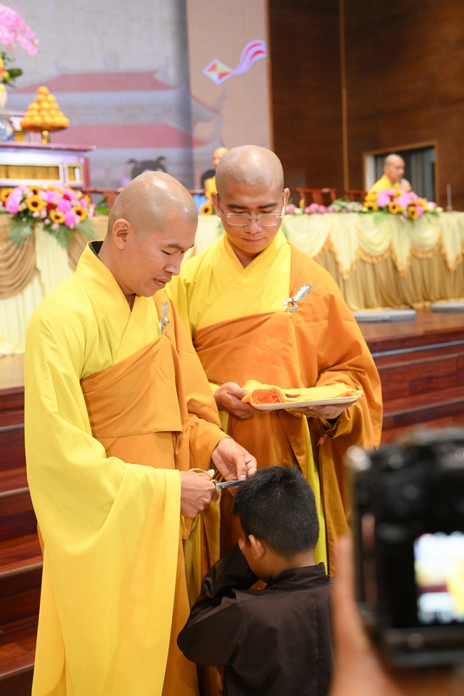 Khai khóa Khoá tu thiếu nhi– Xuất gia gieo duyên, chủ đề “Đóa hoa tâm”