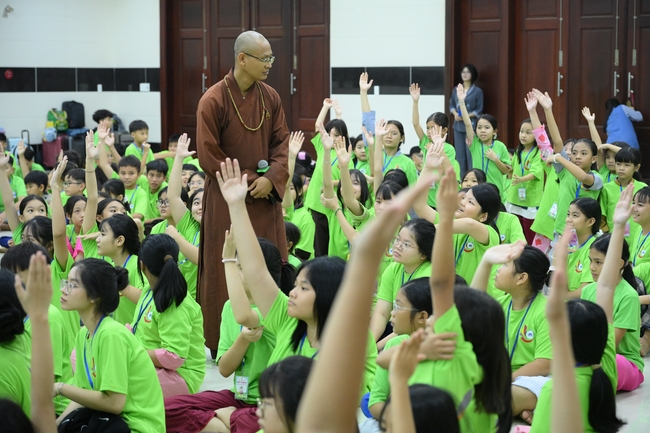 Ngày thứ 2 Khoá tu thiếu nhi – XGGD 2025 – Pháp thoại “Nhân quả” – Đại đức Thích Tâm Huỳnh