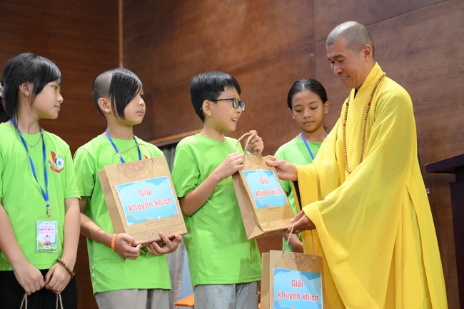 Ngày thứ 4 Khoá tu thiếu nhi – XGGD 2025 – Pháp thoại “Nguyện làm người con Phật”