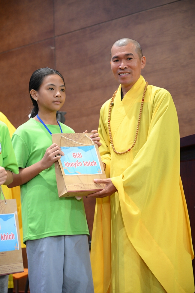 Ngày thứ 4 Khoá tu thiếu nhi – XGGD 2025 – Pháp thoại “Nguyện làm người con Phật”