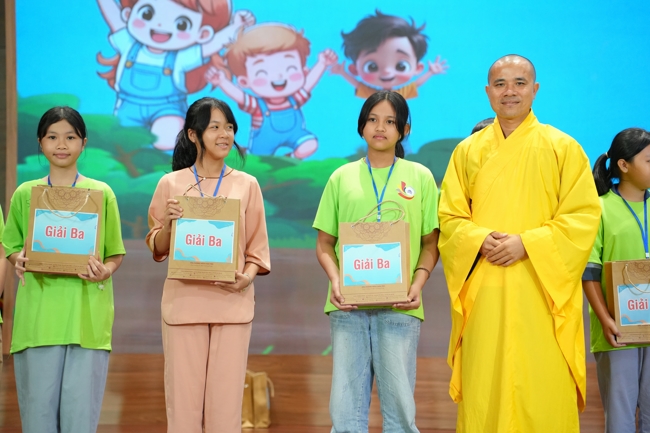 Ngày thứ 4 Khoá tu thiếu nhi – XGGD 2025 – Pháp thoại “Nguyện làm người con Phật”