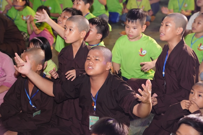 Ngày thứ 4 Khoá tu thiếu nhi – XGGD 2025 – Pháp thoại “Nguyện làm người con Phật”