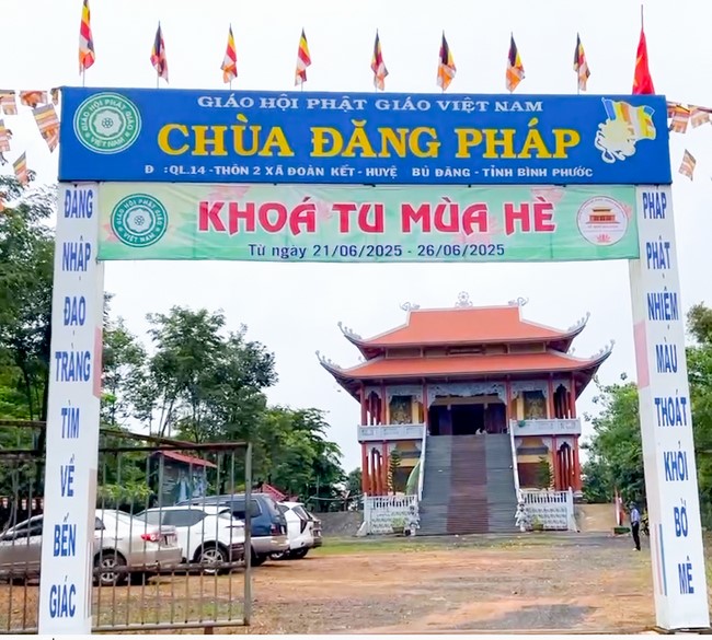 Chùa Đăng Pháp: Khóa tu mùa hè 2025 – Chủ đề “Về dưới mái chùa – Lắng nghe để hiểu, nhìn lại để thương”