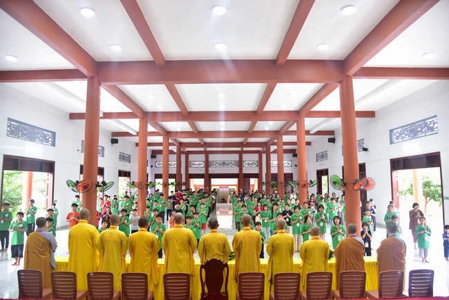 Chùa Đăng Pháp: Khóa tu mùa hè 2025 – Chủ đề “Về dưới mái chùa – Lắng nghe để hiểu, nhìn lại để thương”