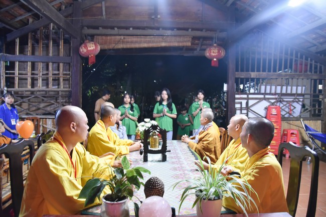 Chùa Đăng Pháp: Khóa tu mùa hè 2025 – Chủ đề “Về dưới mái chùa – Lắng nghe để hiểu, nhìn lại để thương”