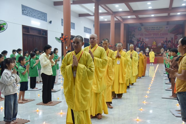 Chùa Đăng Pháp: Khóa tu mùa hè 2025 – Chủ đề “Về dưới mái chùa – Lắng nghe để hiểu, nhìn lại để thương”