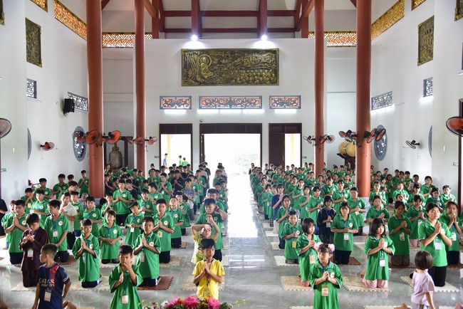 Chùa Đăng Pháp: Khóa tu mùa hè 2025 – Chủ đề “Về dưới mái chùa – Lắng nghe để hiểu, nhìn lại để thương”