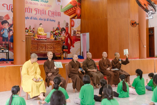 Chùa Đăng Pháp: Khóa tu mùa hè 2025 – Chủ đề “Về dưới mái chùa – Lắng nghe để hiểu, nhìn lại để thương”