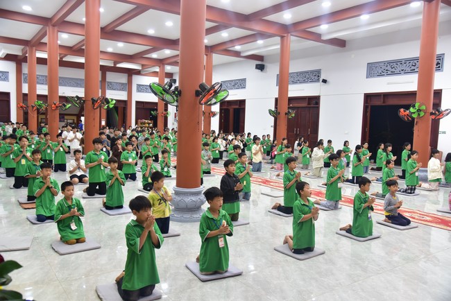 Chùa Đăng Pháp: Khóa tu mùa hè 2025 – Chủ đề “Về dưới mái chùa – Lắng nghe để hiểu, nhìn lại để thương”