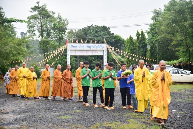Chùa Đăng Pháp: Khóa tu mùa hè 2025 – Chủ đề “Về dưới mái chùa – Lắng nghe để hiểu, nhìn lại để thương”