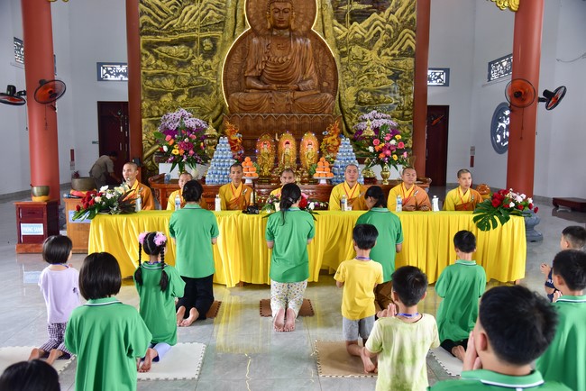 Chùa Đăng Pháp: Khóa tu mùa hè 2025 – Chủ đề “Về dưới mái chùa – Lắng nghe để hiểu, nhìn lại để thương”