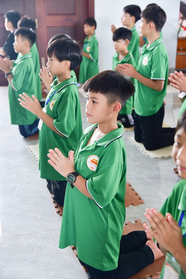 Chùa Đăng Pháp: Khóa tu mùa hè 2025 – Chủ đề “Về dưới mái chùa – Lắng nghe để hiểu, nhìn lại để thương”