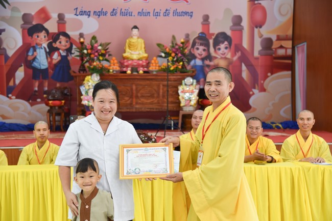 Chùa Đăng Pháp: Khóa tu mùa hè 2025 – Chủ đề “Về dưới mái chùa – Lắng nghe để hiểu, nhìn lại để thương”