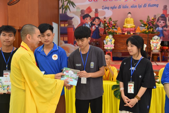 Chùa Đăng Pháp: Khóa tu mùa hè 2025 – Chủ đề “Về dưới mái chùa – Lắng nghe để hiểu, nhìn lại để thương”