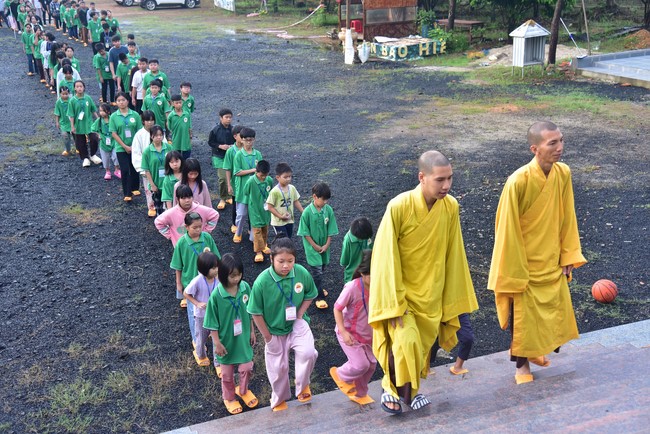 Chùa Đăng Pháp: Khóa tu mùa hè 2025 – Chủ đề “Về dưới mái chùa – Lắng nghe để hiểu, nhìn lại để thương”