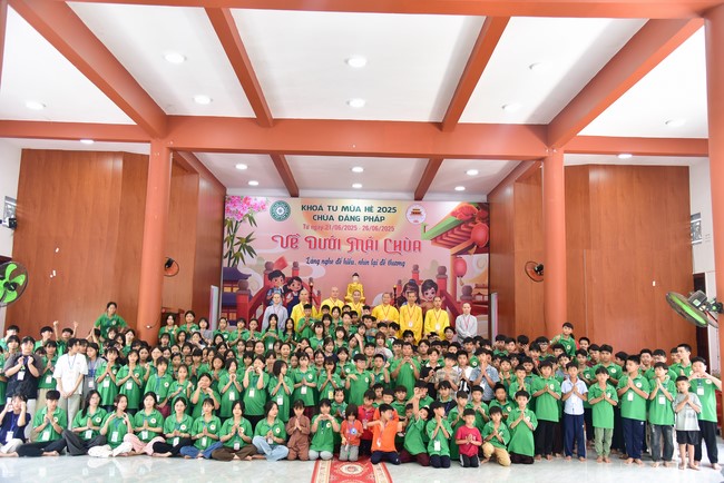 Chùa Đăng Pháp: Khóa tu mùa hè 2025 – Chủ đề “Về dưới mái chùa – Lắng nghe để hiểu, nhìn lại để thương”