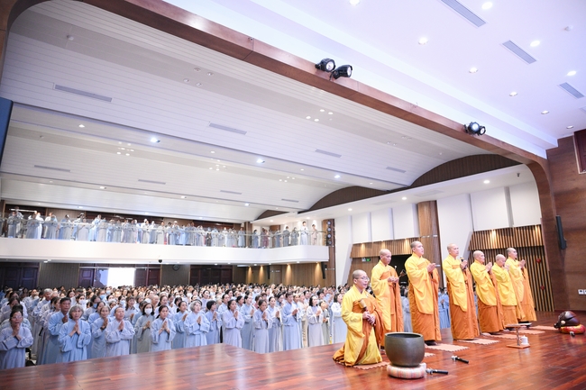 Khoá tu niệm Phật một ngày