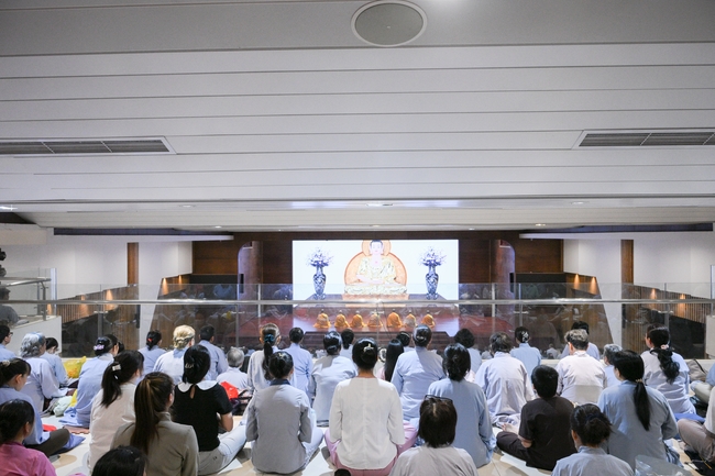 Khoá tu niệm Phật một ngày