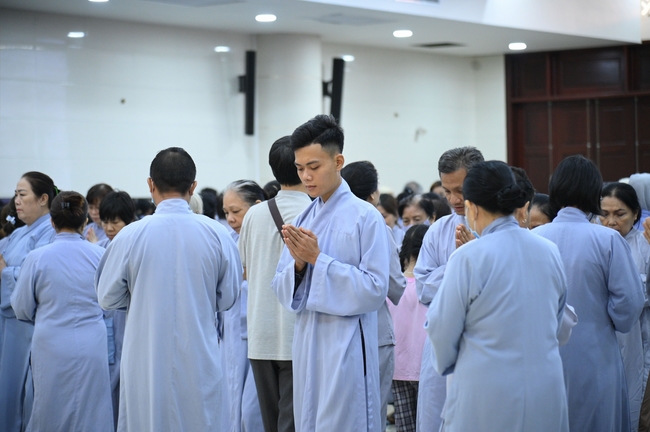 Khoá tu niệm Phật một ngày