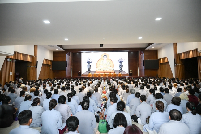 Khoá tu niệm Phật một ngày