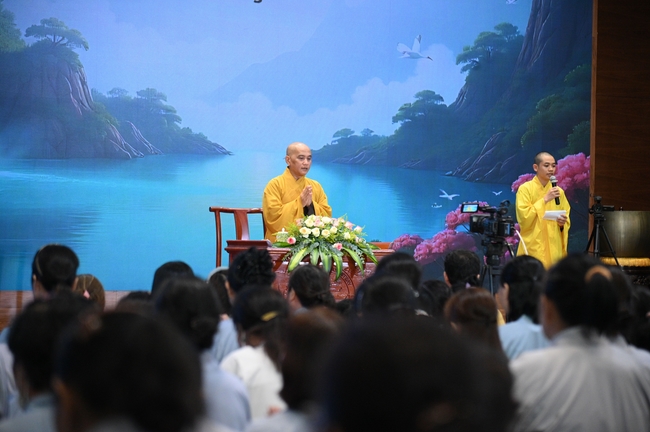 Khoá tu niệm Phật một ngày